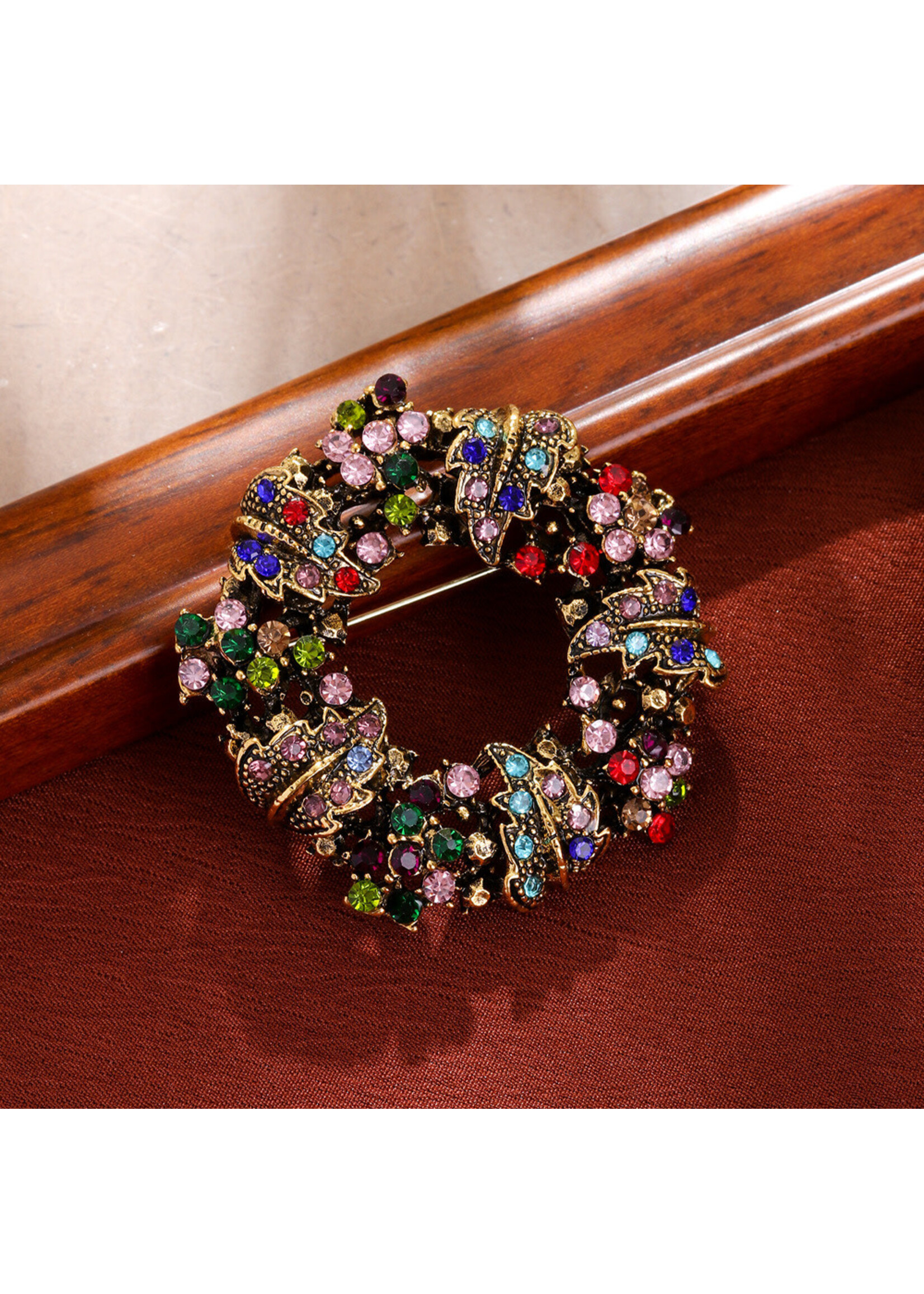 Vintage Leaf Wreath Brooch