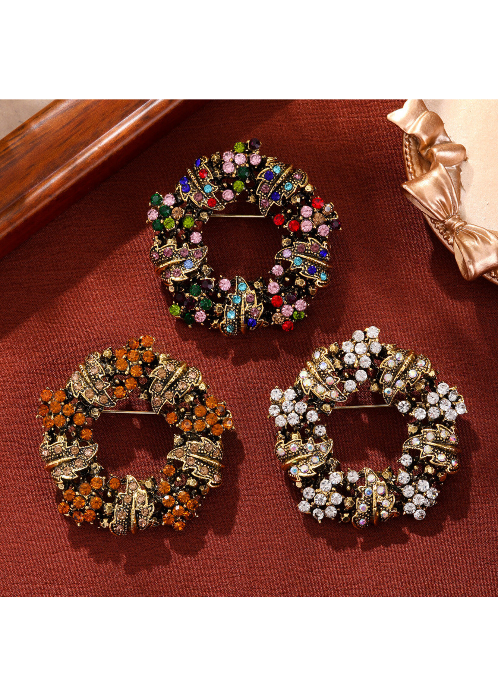 Vintage Leaf Wreath Brooch