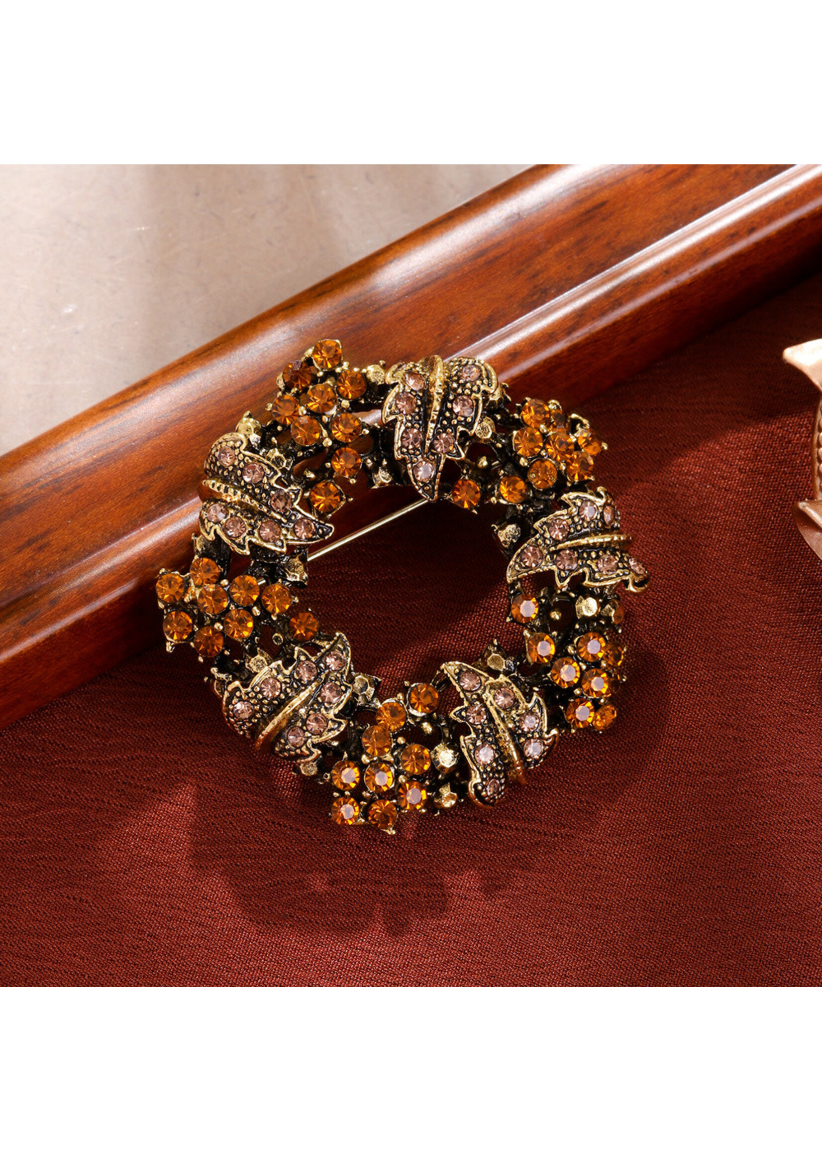 Vintage Leaf Wreath Brooch