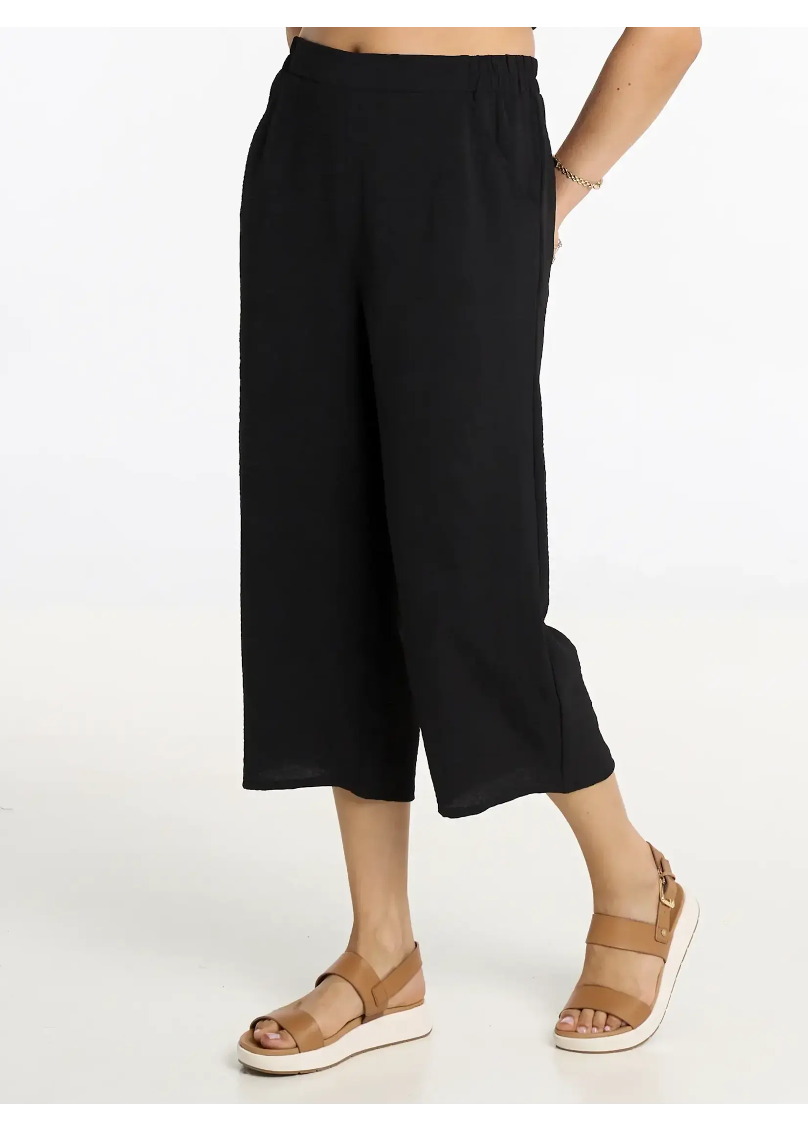 DeVia Capri Loose Pants S537P