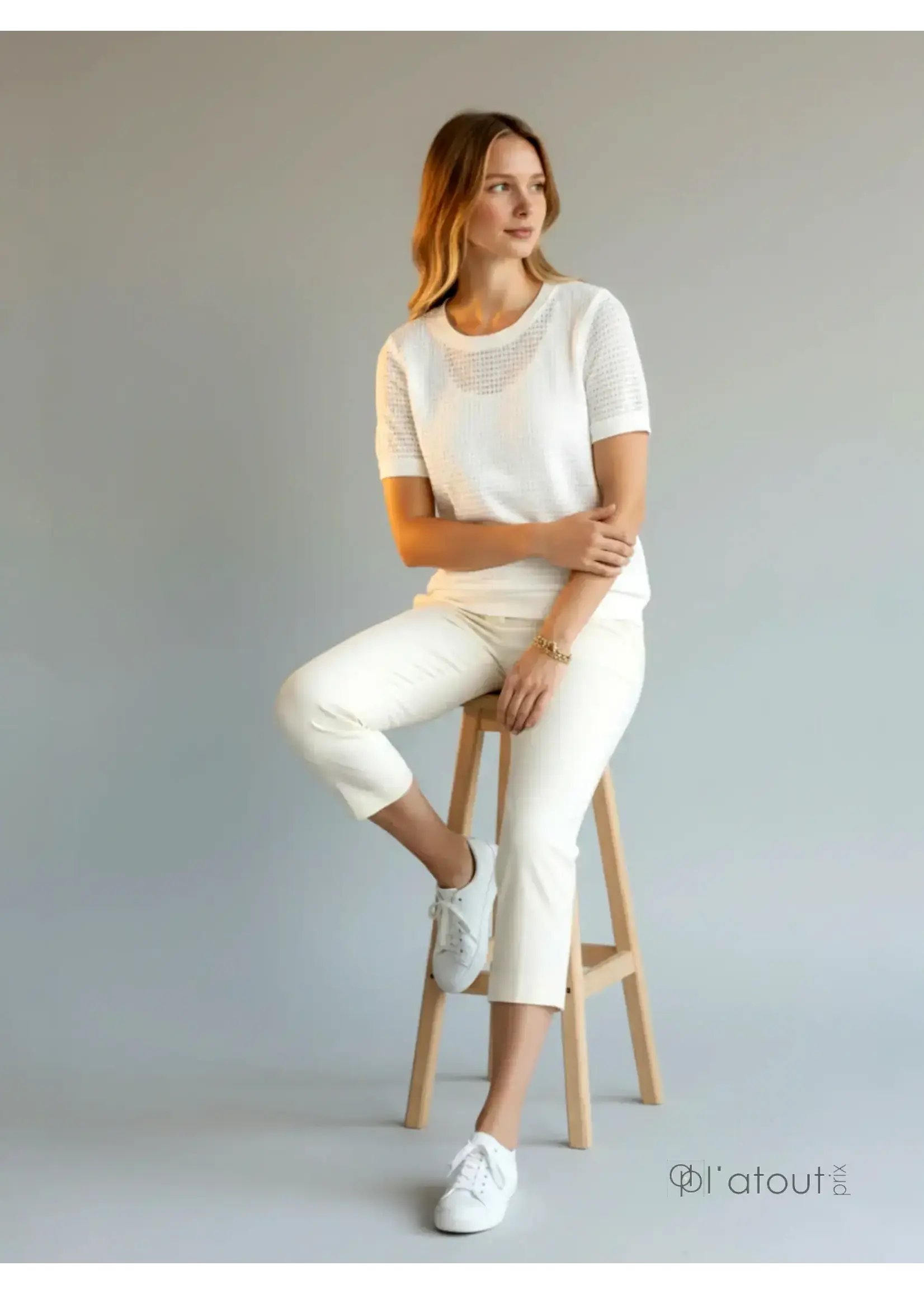 DeVia Short Sleeve Round Neck Knit Top S555T