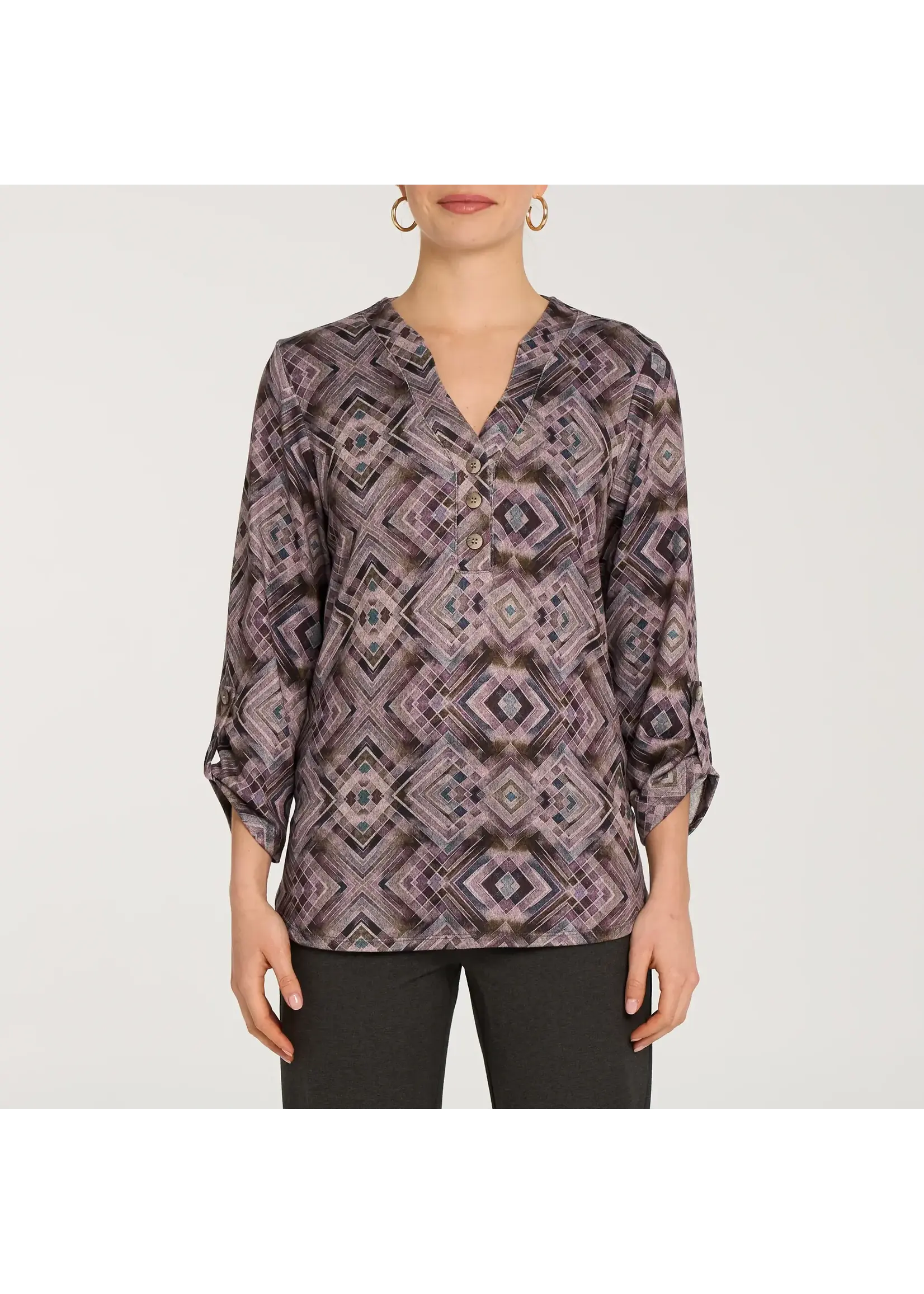 DeVia Moffi 3/4 Sleeve V Neck Top