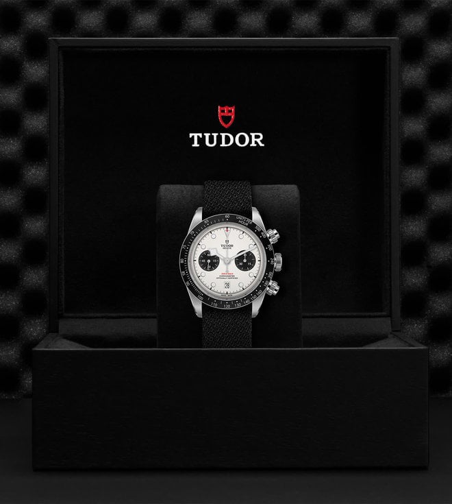 Tudor TUDOR Black Bay Chrono  41 mm steel case, Black fabric strap