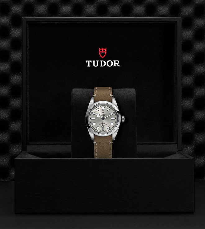 Tudor TUDOR Black Bay 32  32 mm steel case, Beige leather strap