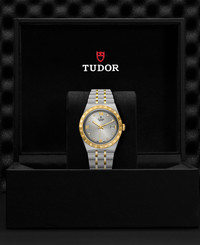 Tudor TUDOR Royal  38 mm steel case, Diamond-set dial