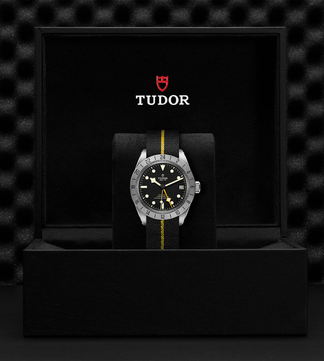 Tudor TUDOR Black Bay Pro 39 mm steel case, Black fabric strap with yellow band