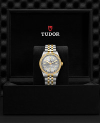 Tudor TUDOR Black Bay 39 S&G 39 mm steel case, Steel and yellow gold bracelet
