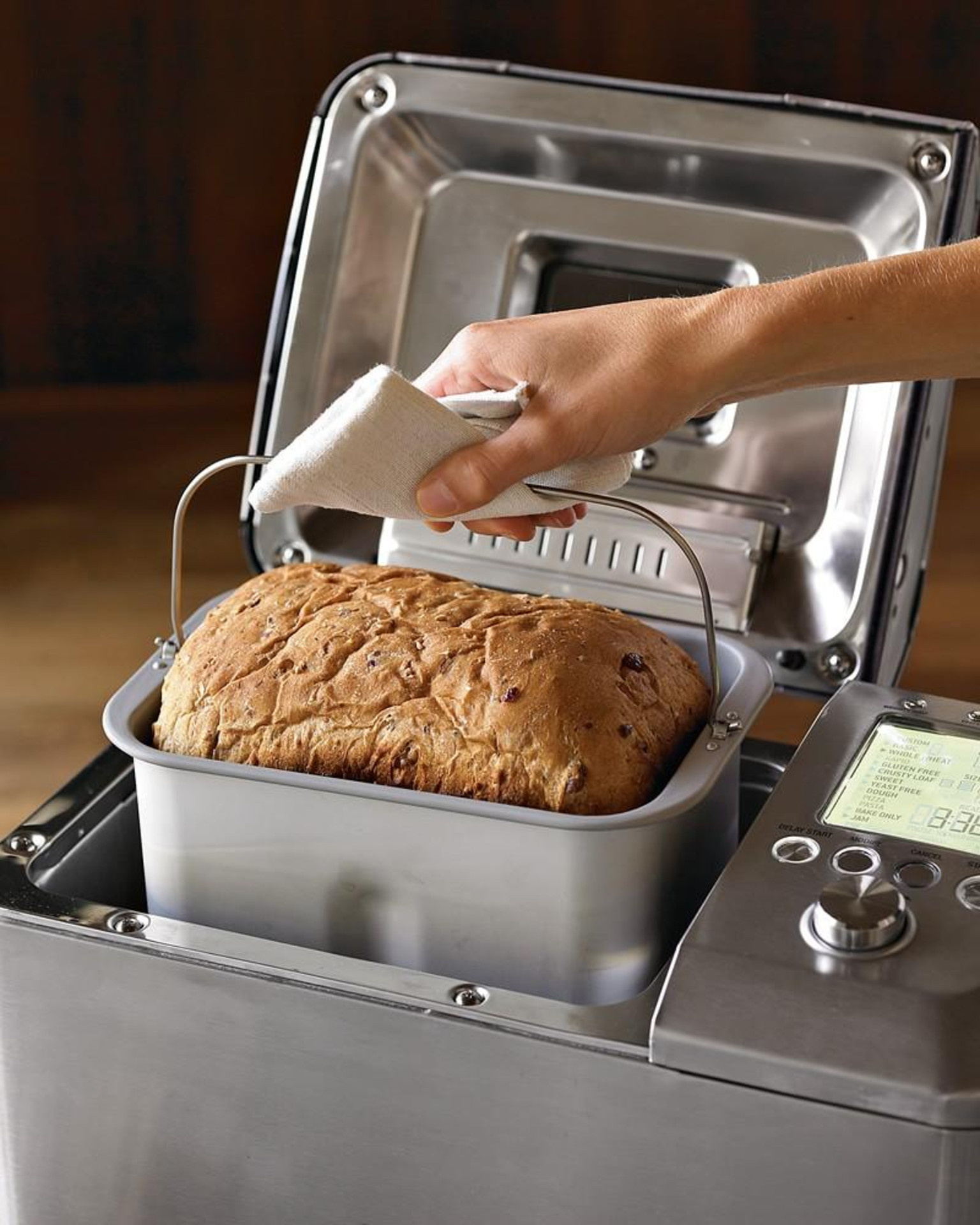 Хлебопечка делать тесто. Breville хлебопечка. Хлебопечка Breville Custom bbm800xl. Аппарат для готовки хлеба. Хлебопечка с хлебом.