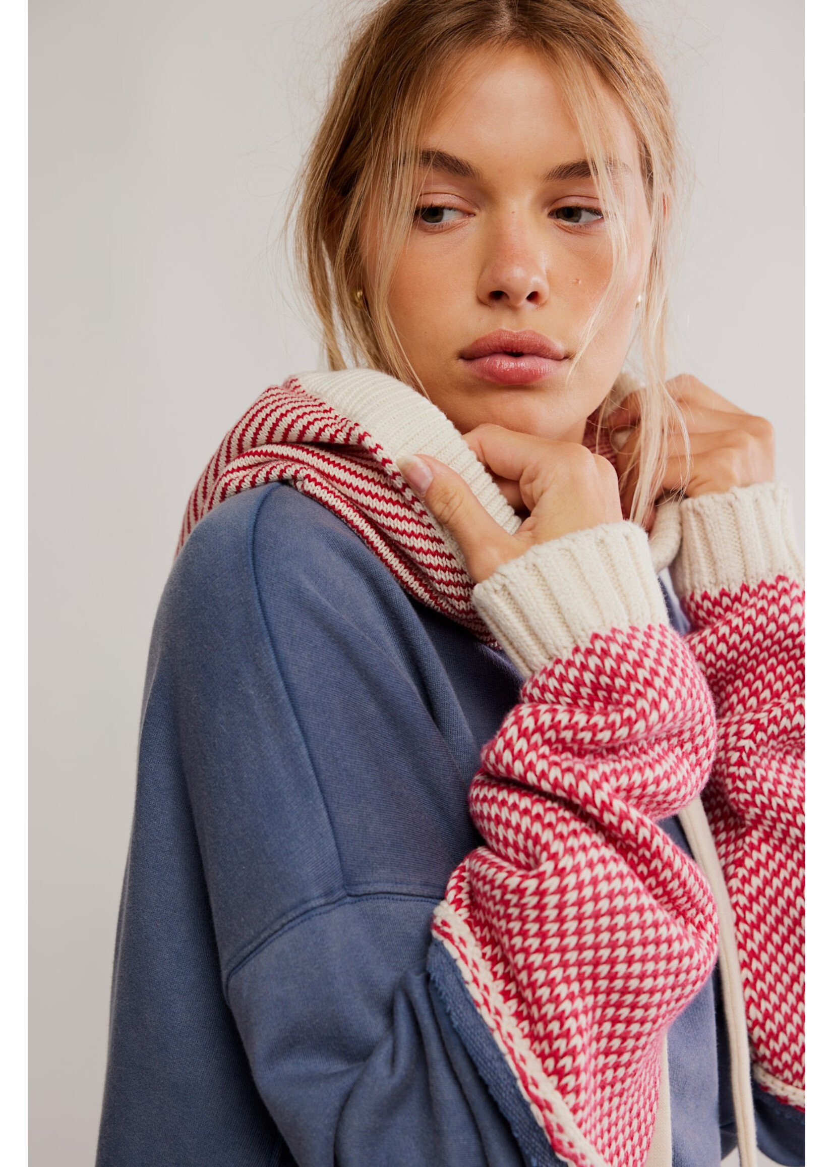 SNUG BONNET SWEATSHIRT