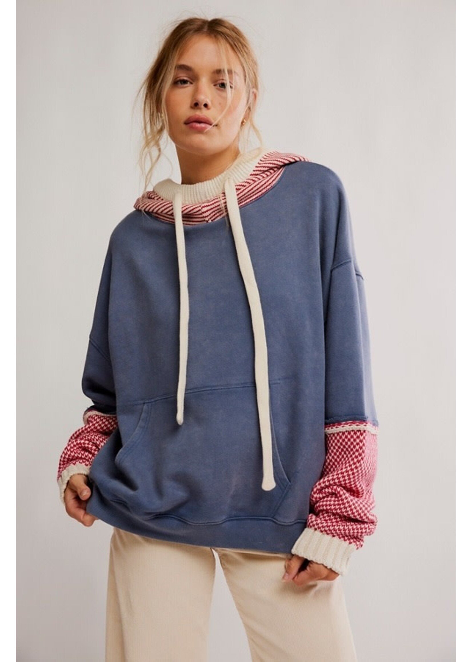 SNUG BONNET SWEATSHIRT