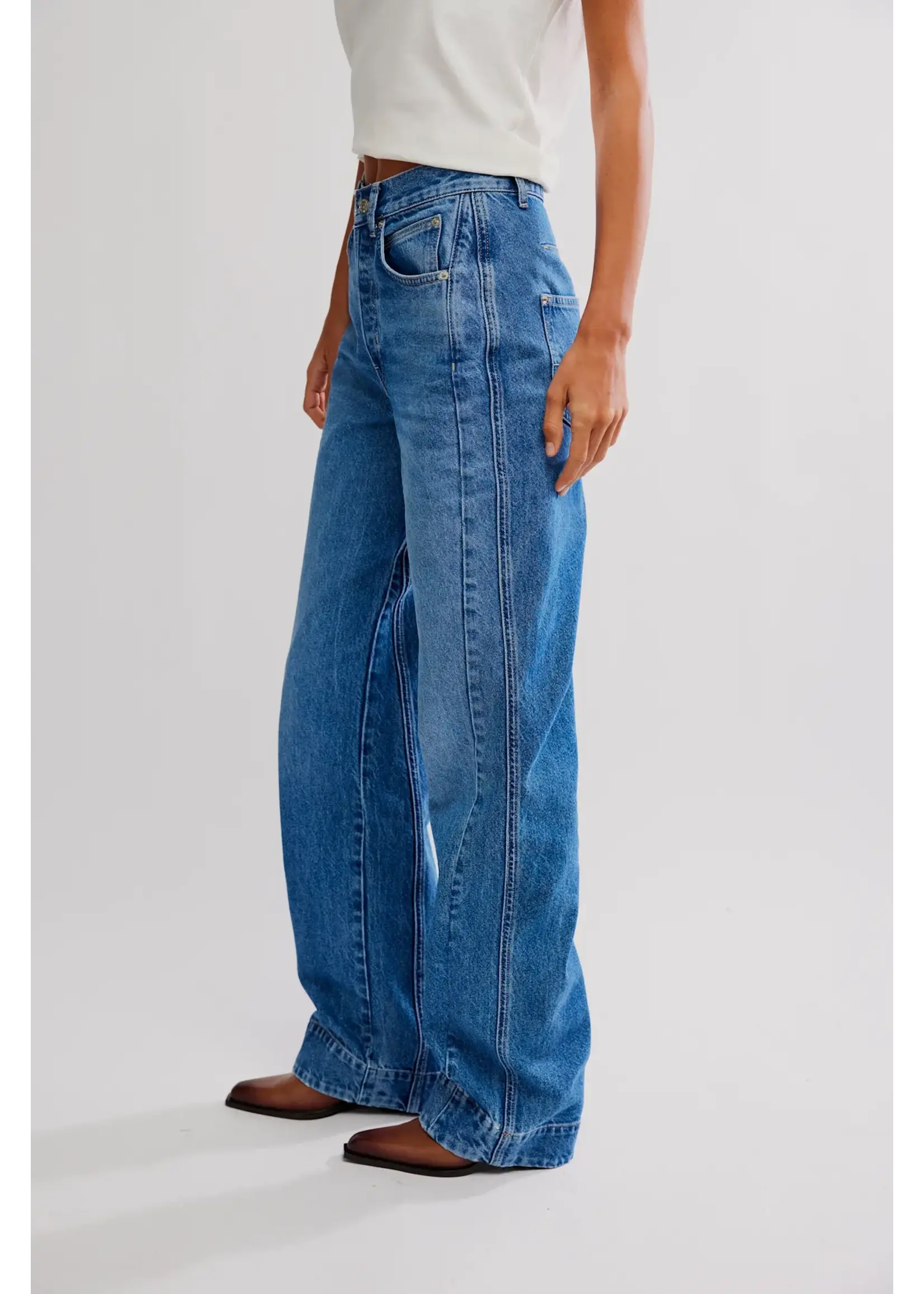Free People STICK AROUND SLIM CURVE JEAN