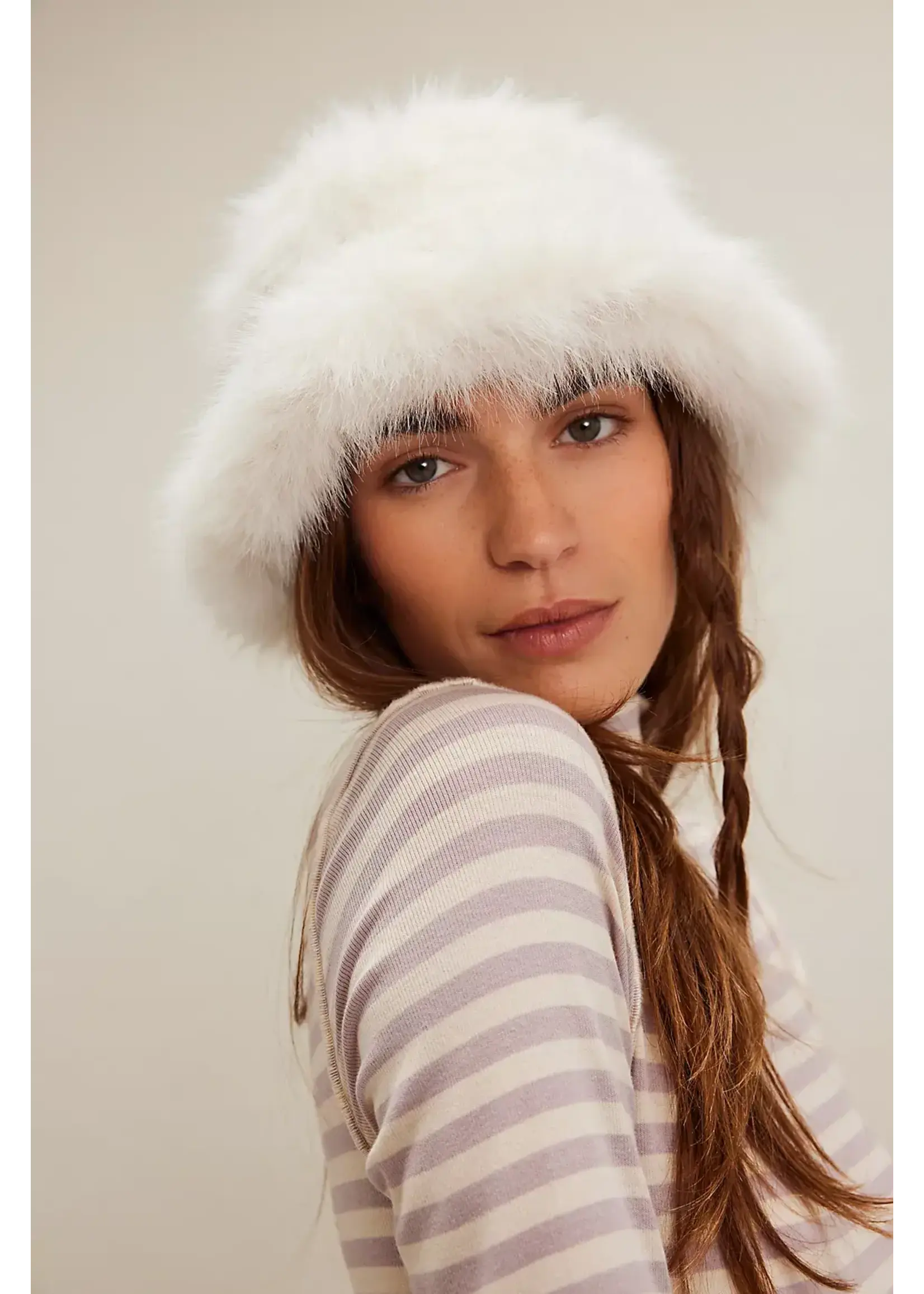 ICE QUEEN BUCKET HAT