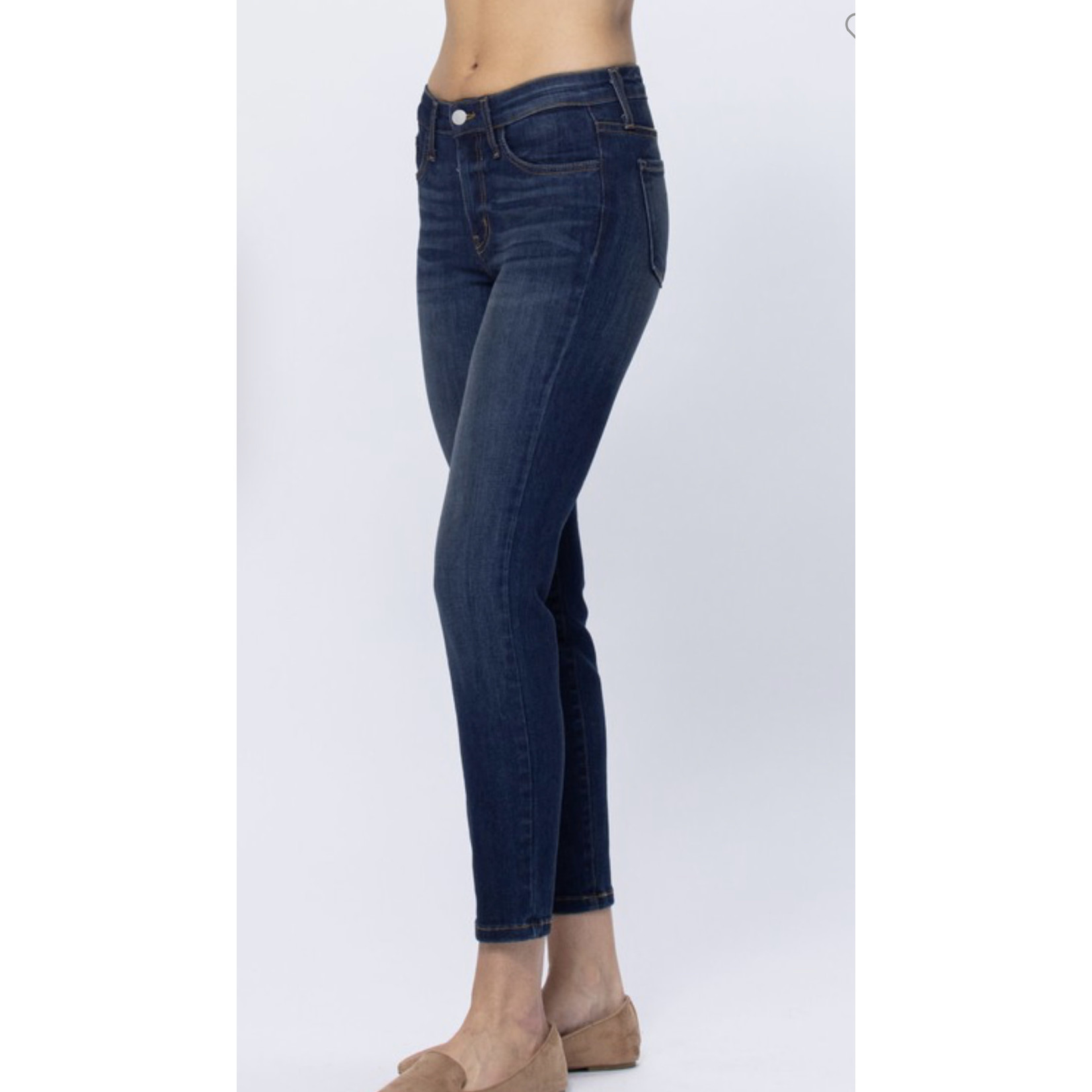 FashionGo / Judy Blue Handsand Relaxed Fit Judy Blue Jeans