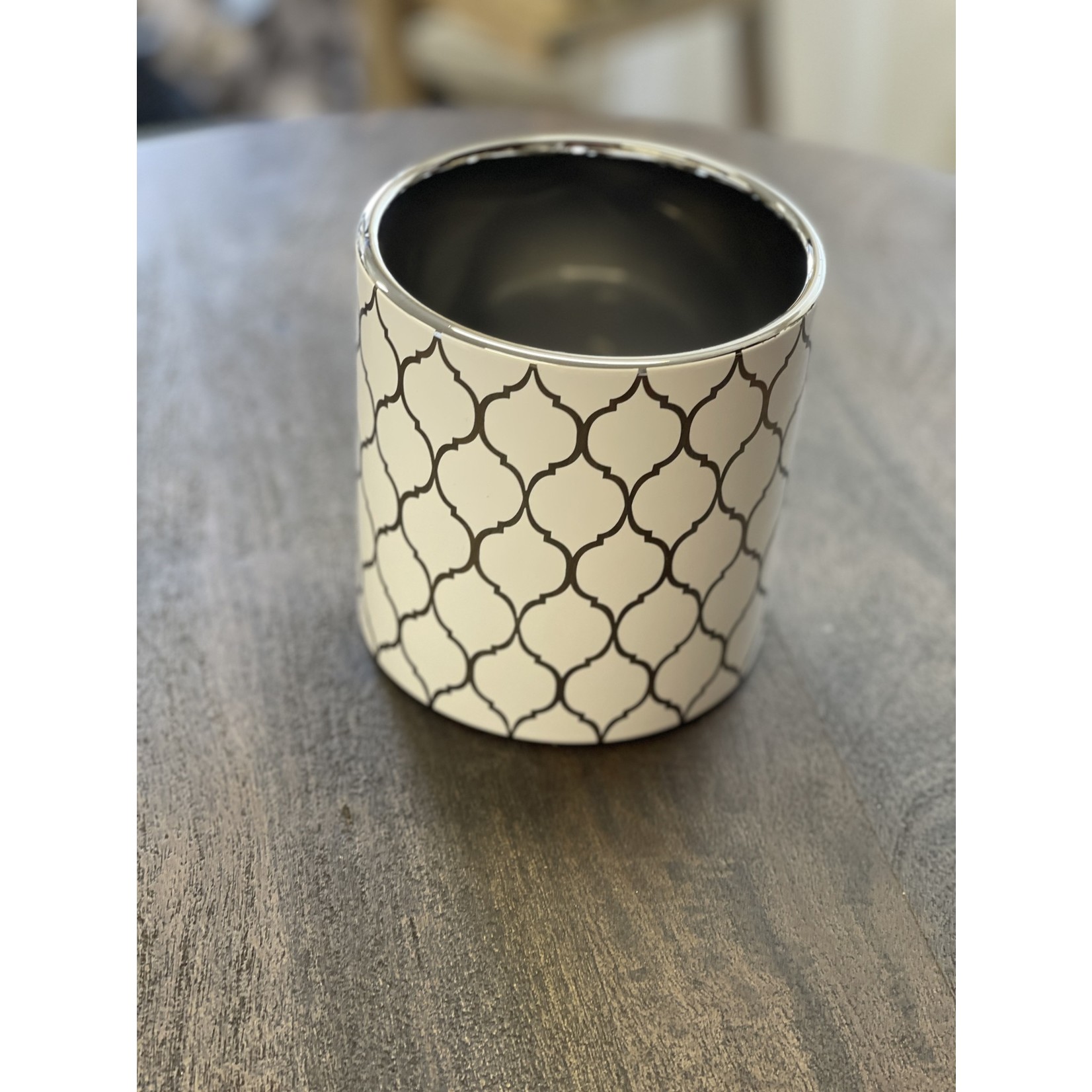 Taiwan Imports 4.5" White with Silver  Design Planter