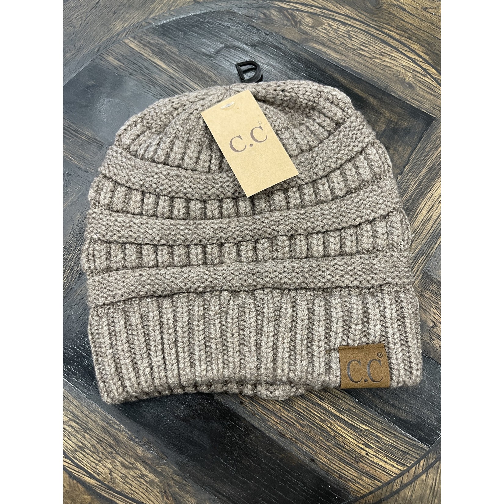 Hana / Faire C.C Mixed Soft Yarn Knit Beanie