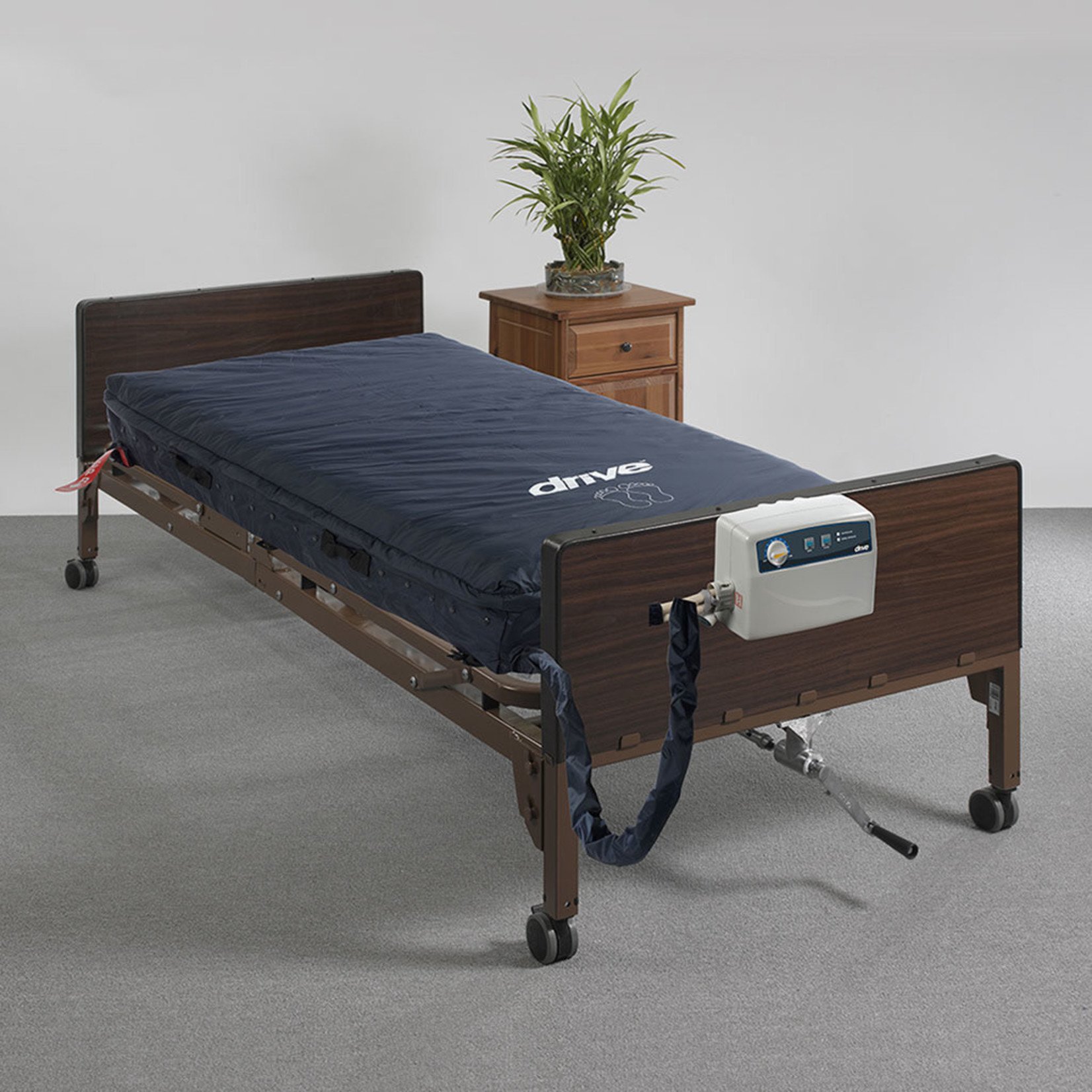 Drive Med-Aire Assure 5" Air + 3" Foam Base Alternating Pressure and Low Air Loss Mattress System