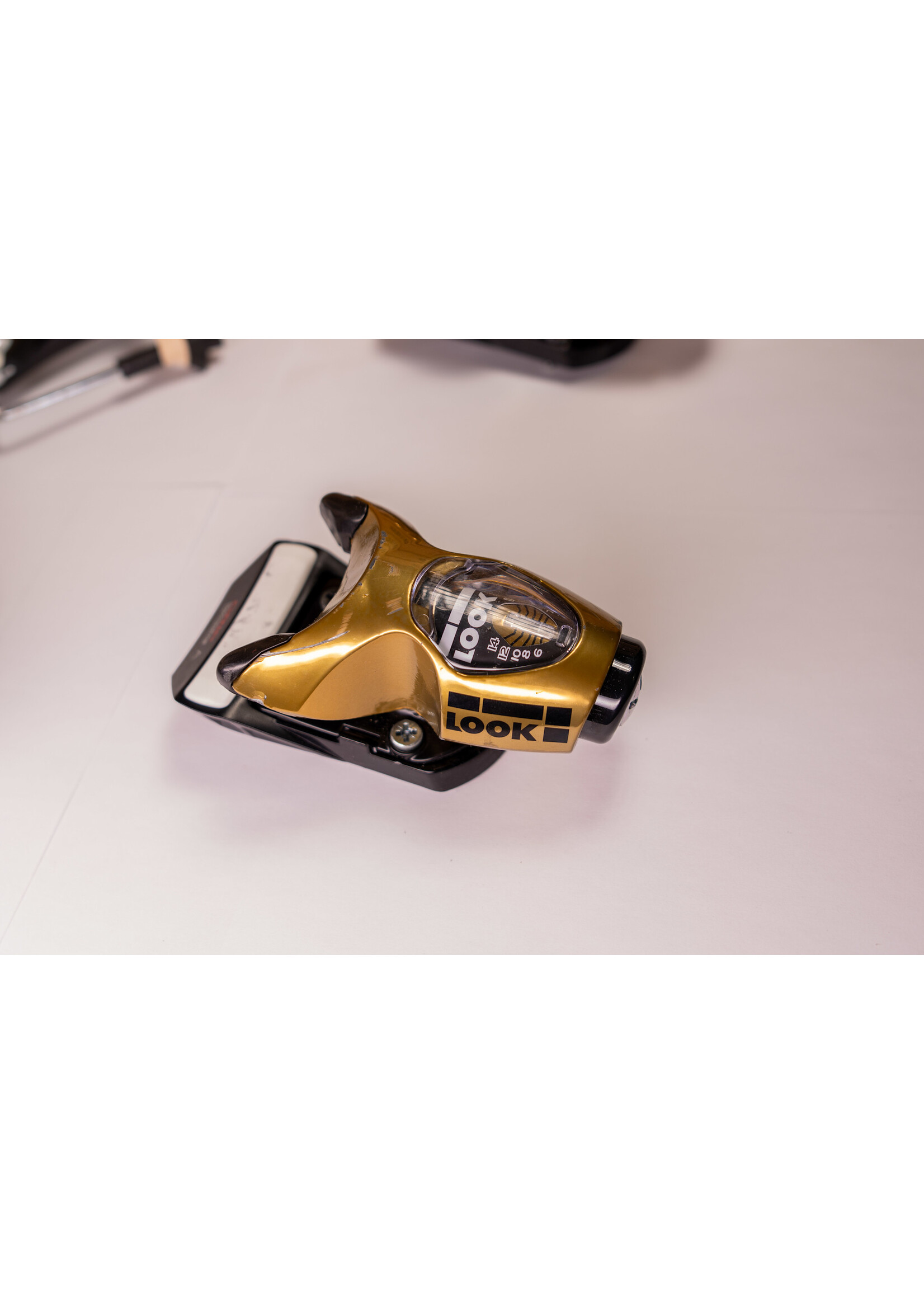 USED BIND LOOK PIVOT 15 GW GOLD