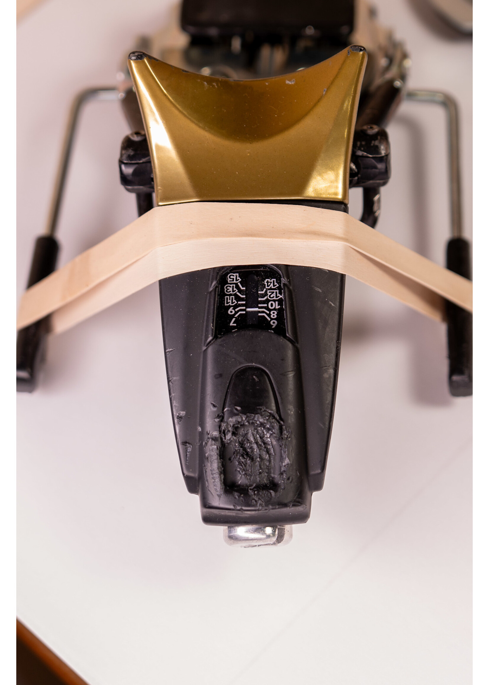 USED BIND LOOK PIVOT 15 GW GOLD
