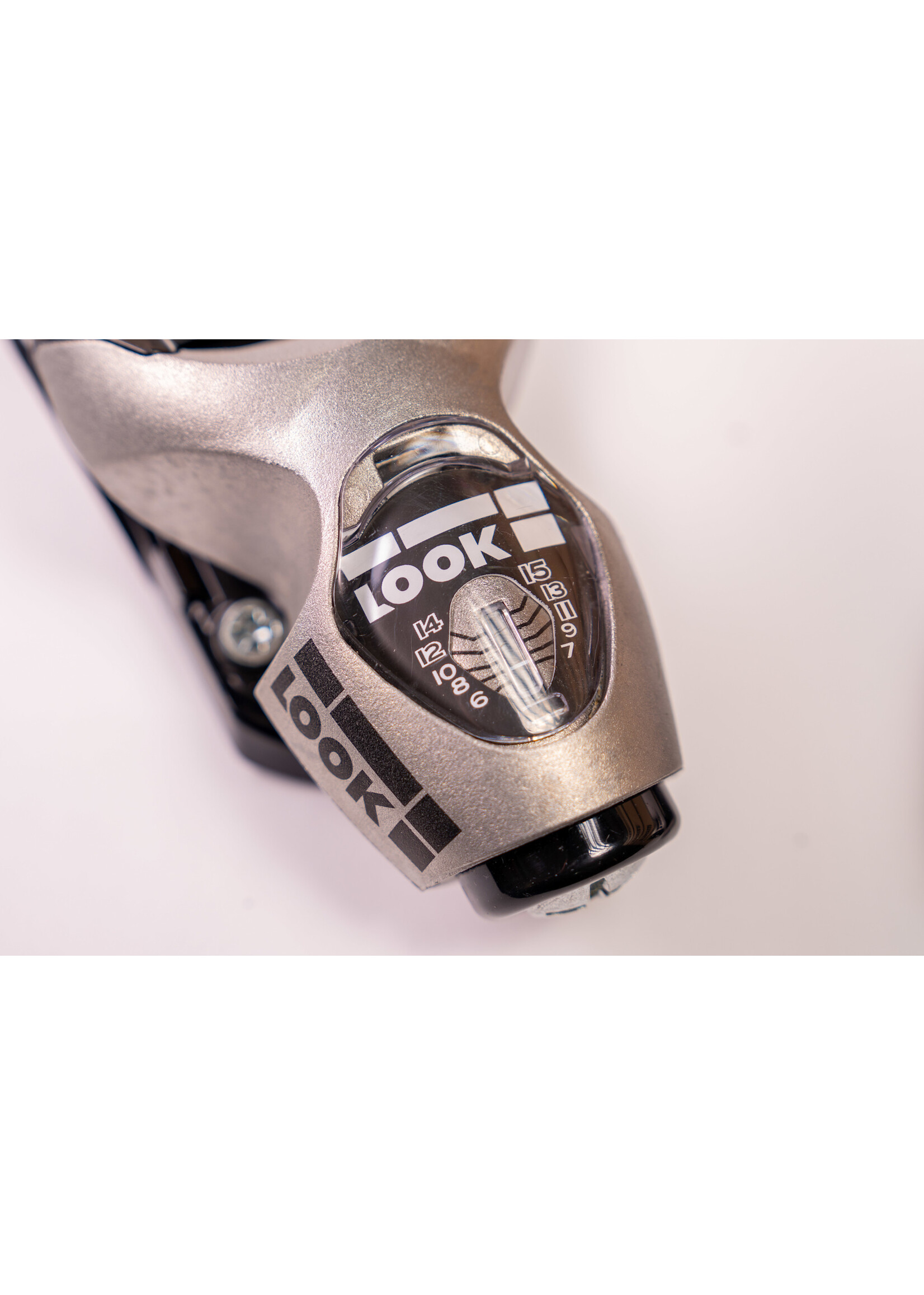 USED BIND LOOK PIVOT 15 SILVER