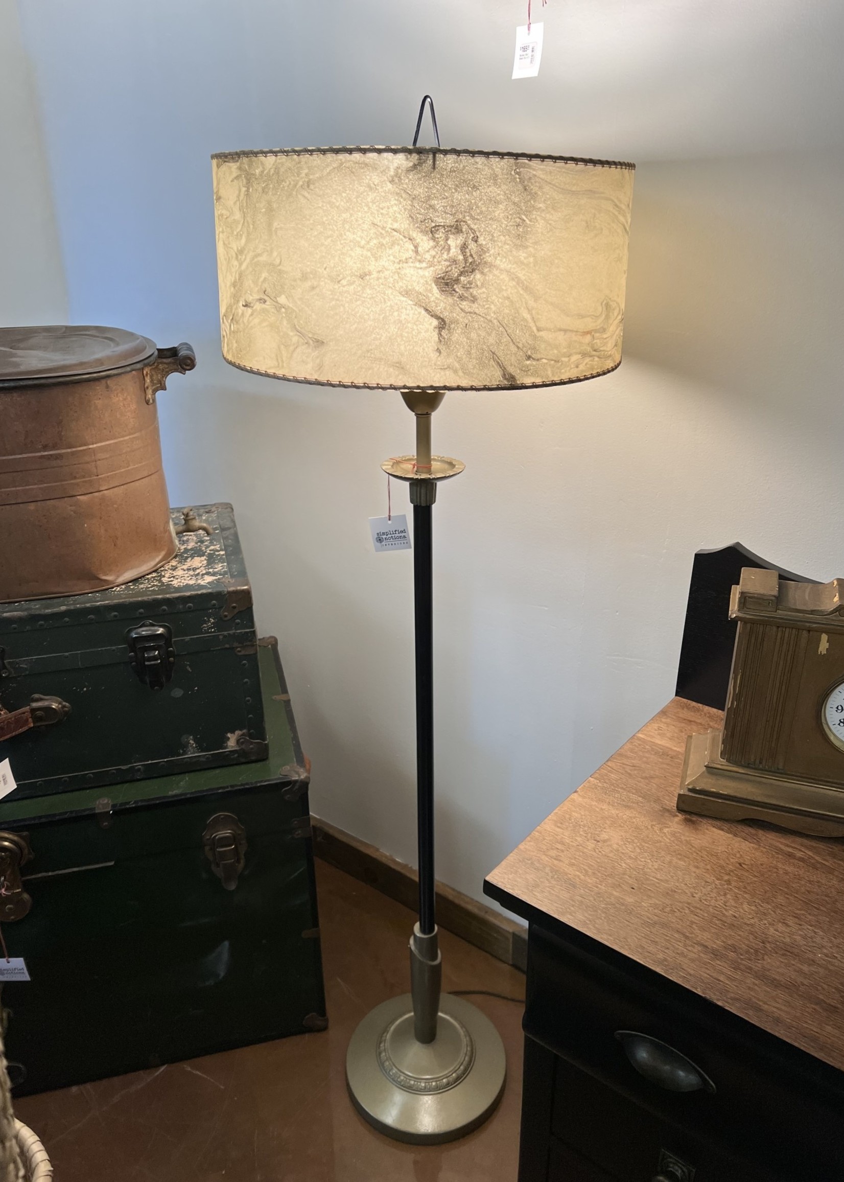 Vintage Floor Lamp O626