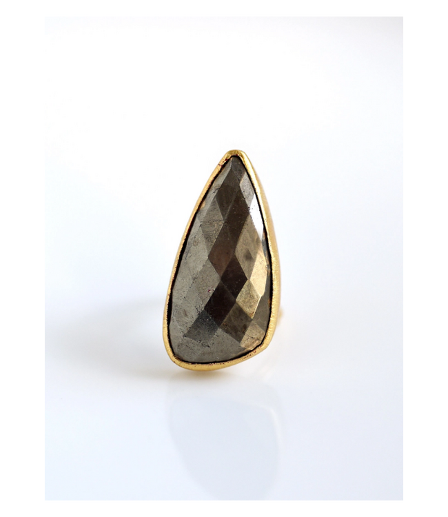 Kite Shaped Stone Ring Labradorite