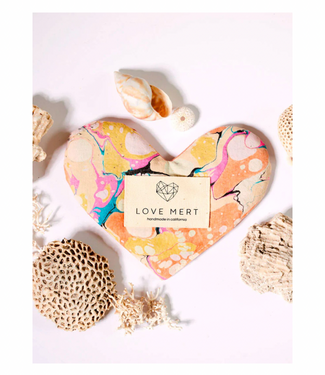 Love Mert Tiger Lily Eye Love Pillow