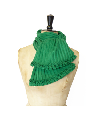 Anna Falcke Ruffle Scarf - Emerald Green