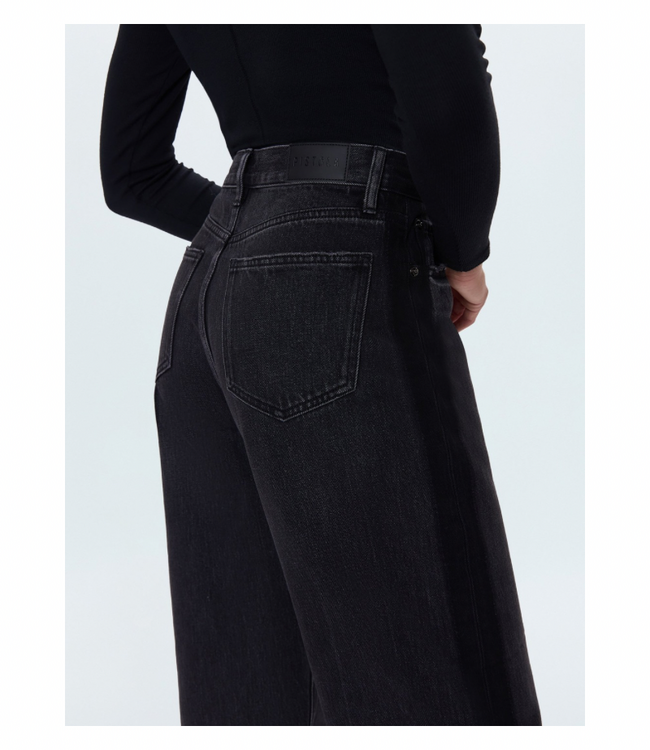 Wes High Rise Barrel Jeans