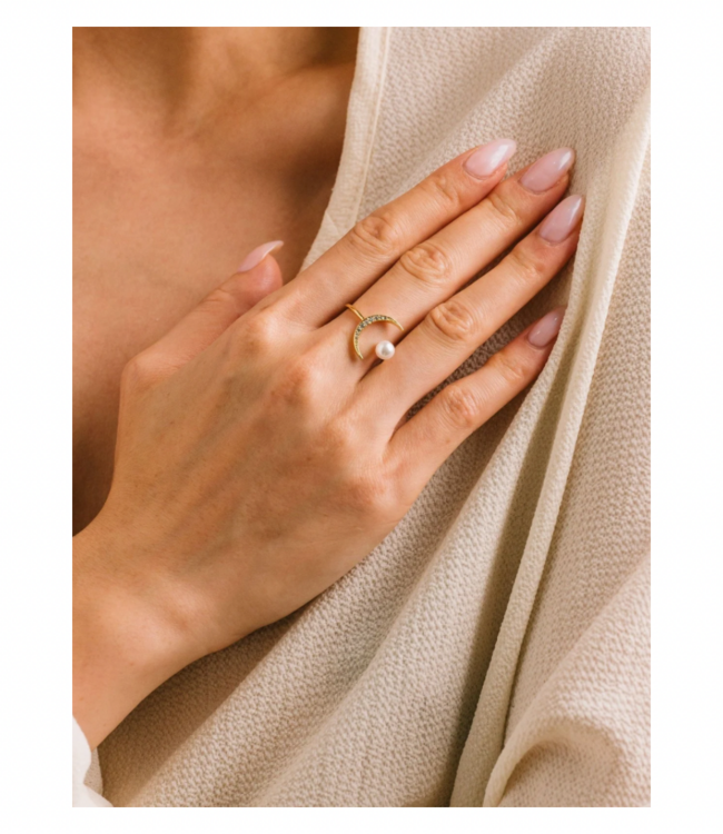 Neptune Pearl Moon Ring Gold