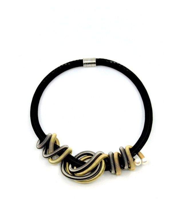 Black Wire Necklace with Chunky Twist & Pearls