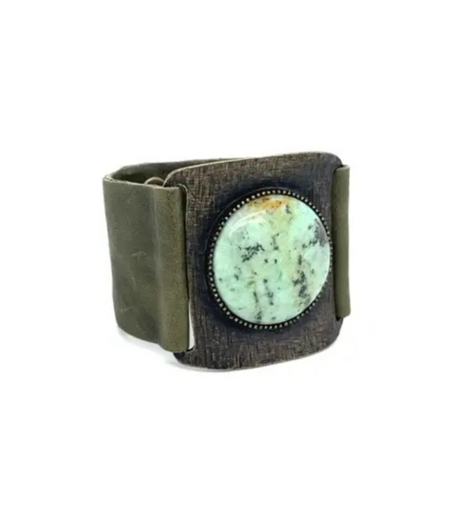 Round Cabochon Green Leather Cuff