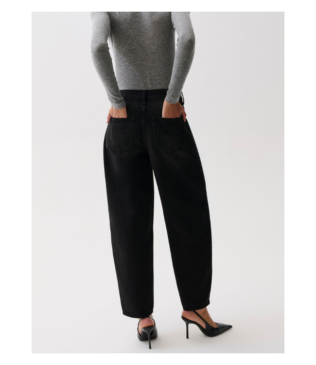 Sacha Relaxed Barrel Jeans