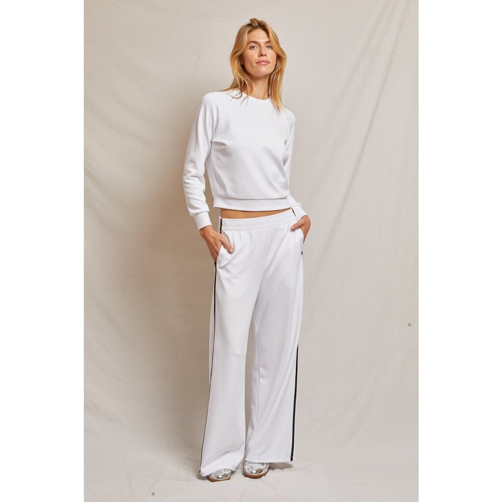 Perfect White Tee Blair Travel Fitted Sweatshirt