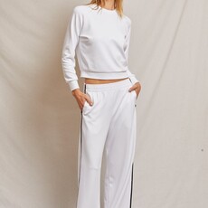Perfect White Tee Blair Travel Fitted Sweatshirt