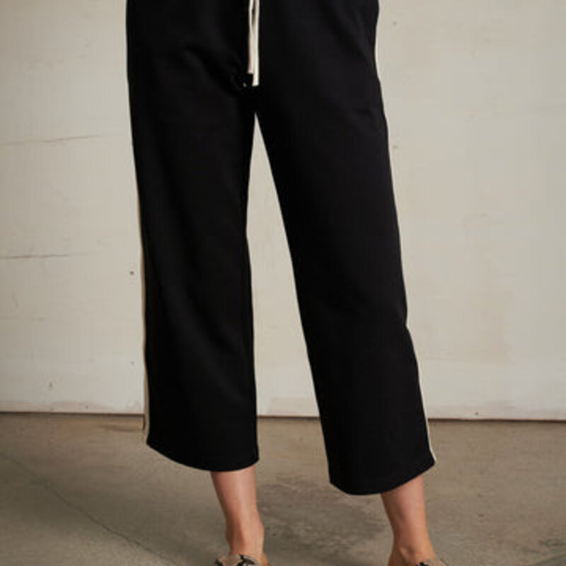 Perfect White Tee Claud Travel Track Pant