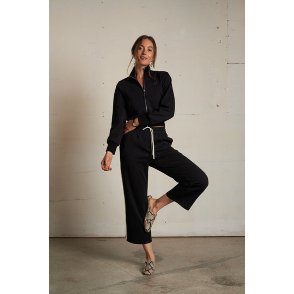 Perfect White Tee Claud Travel Track Pant