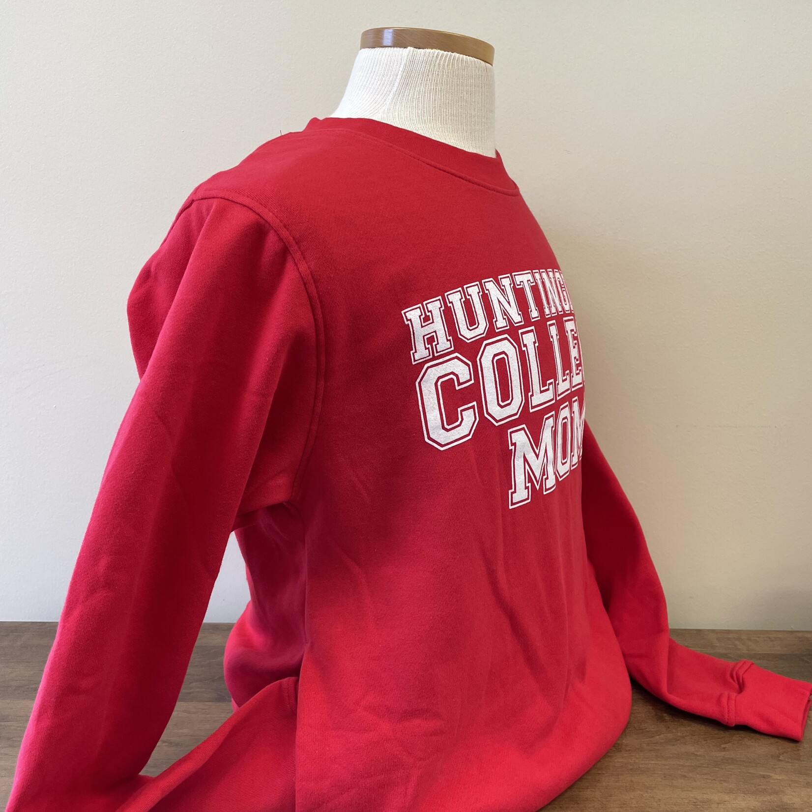 Huntingdon Mom Sweatshirt with pockets
