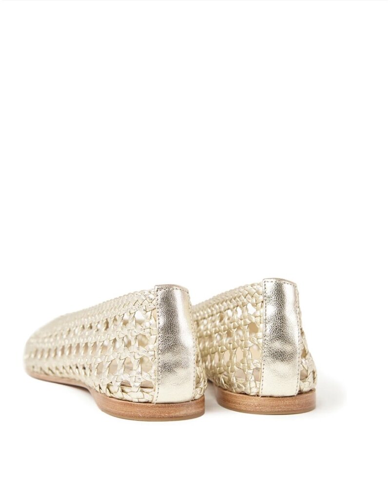 Paloma Barcelo Shell Flat