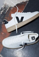 Veja V-12 Leather