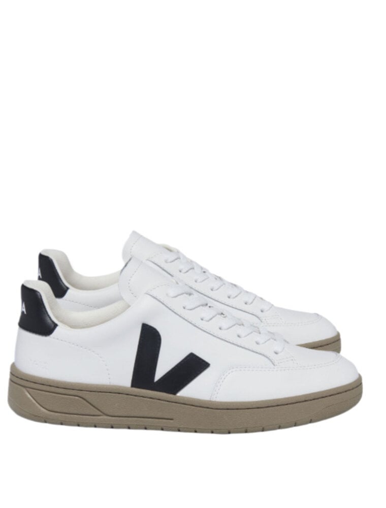 Veja V-12 Leather