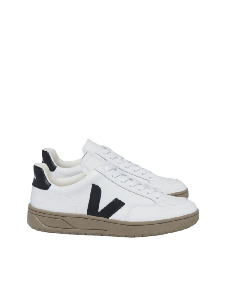 Veja V-12 Leather