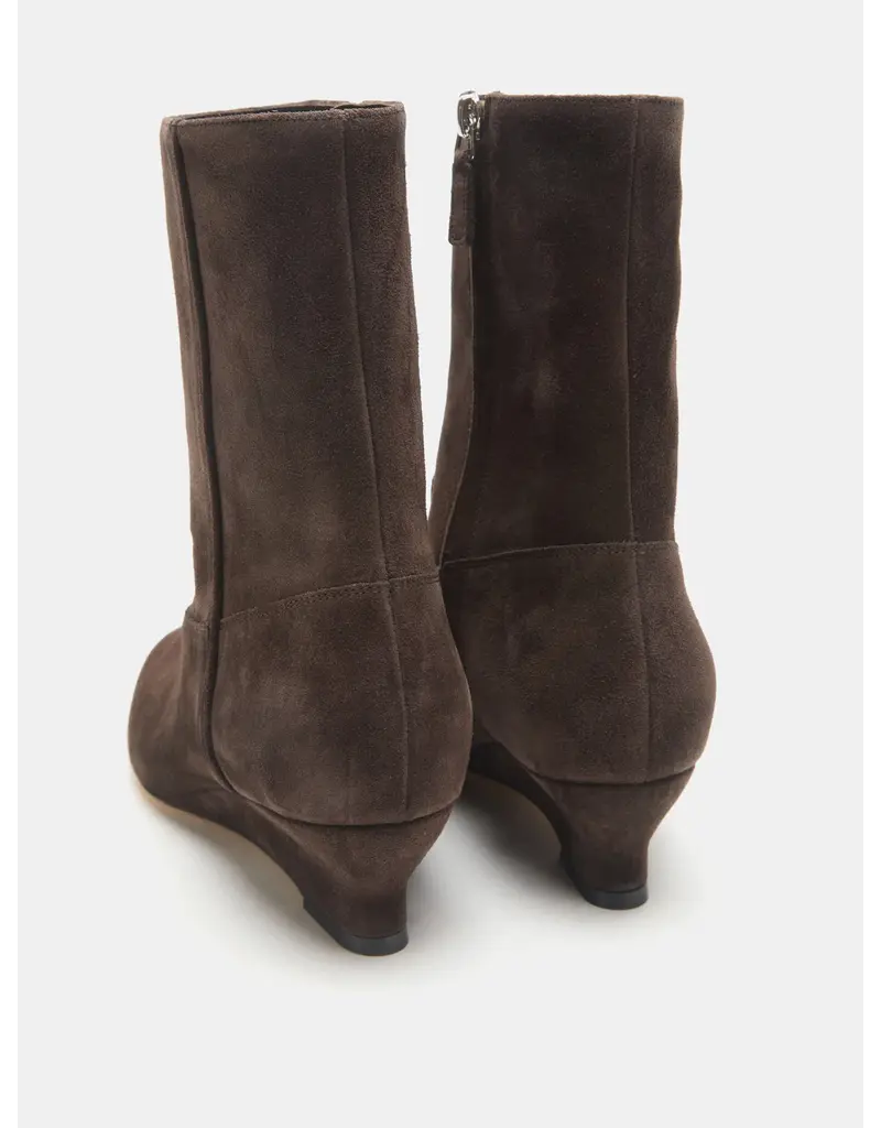 LE MONDE BÉRYL Camille Boot