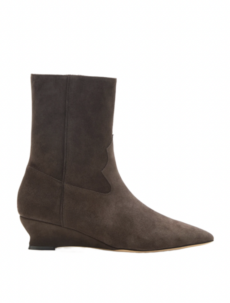 LE MONDE BÉRYL Camille Boot