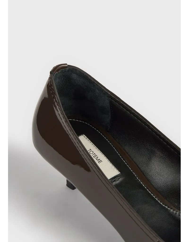 TOTEME PATENT LOAFER PUMPS