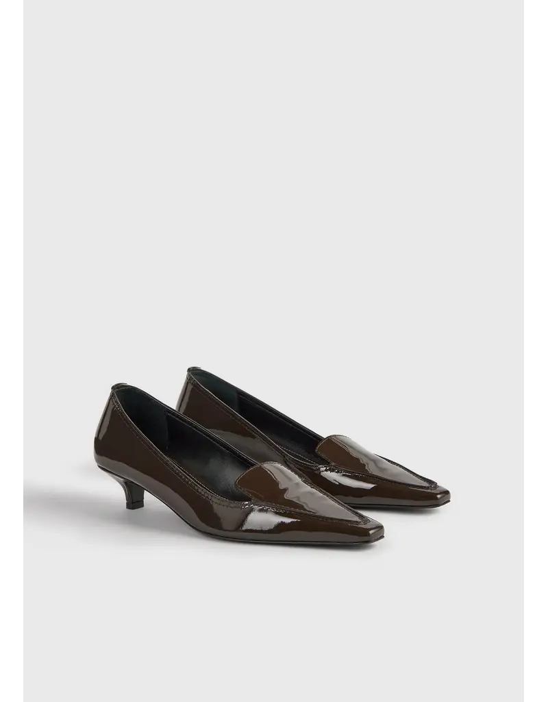 TOTEME PATENT LOAFER PUMPS