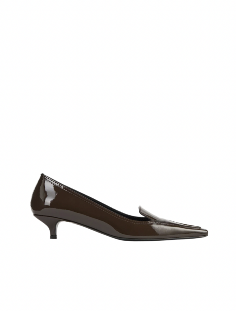 TOTEME PATENT LOAFER PUMPS