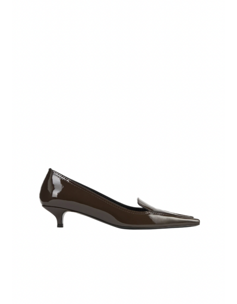 TOTEME PATENT LOAFER PUMPS