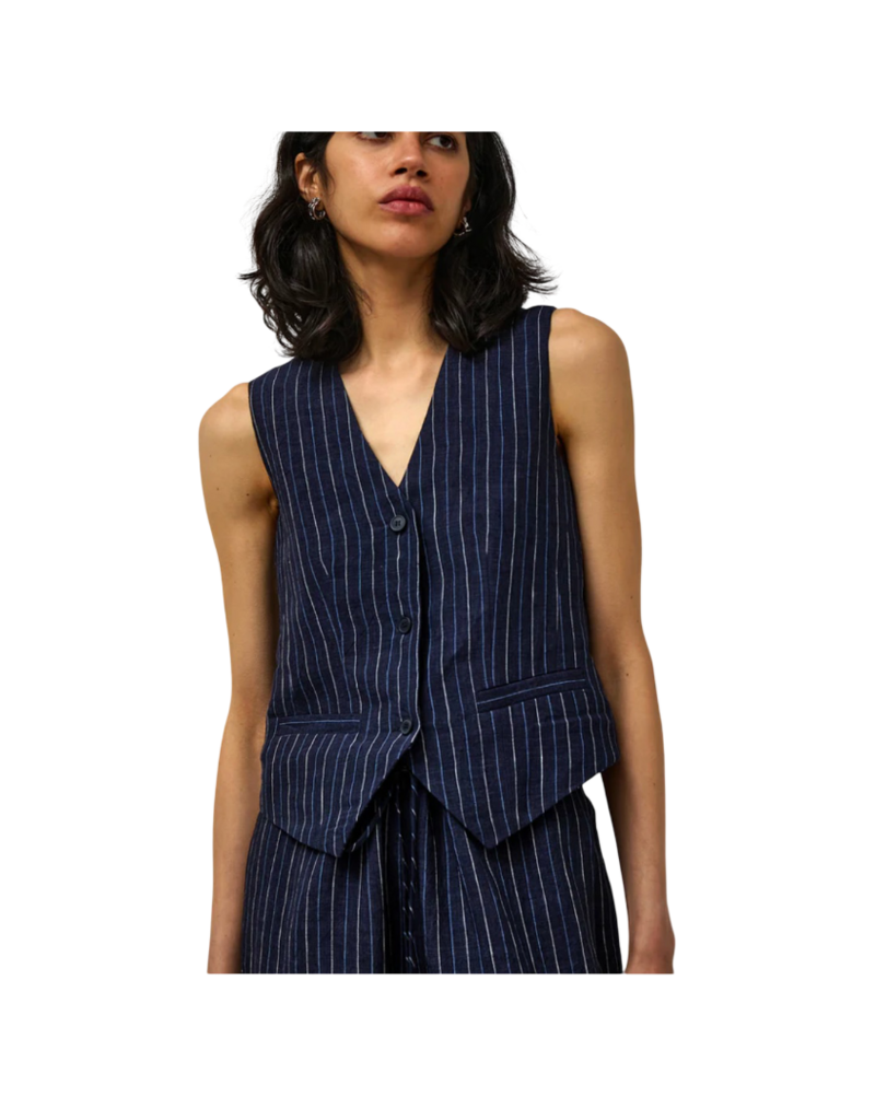 No.6 MARTIN VEST