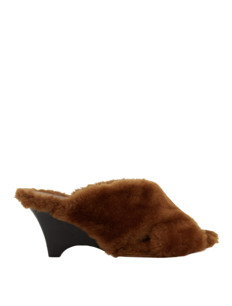 LE MONDE BÉRYL LUCA MULE