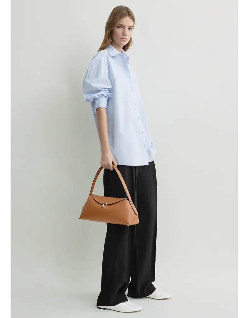 TOTEME T-LOCK GRAINED LEATHER SHOULDER